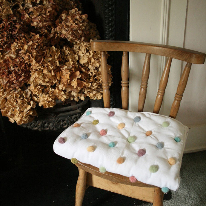 Mini Children's Quilt - Gorgeous quilted blanket which has been made with felted tapestry wool. Try the Multipom starter kit and you're there!